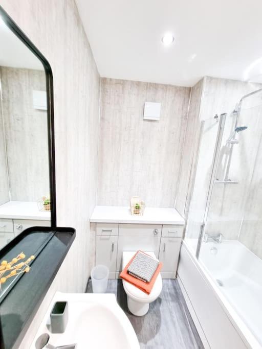 Stunning Flat Close To Beach Суонси Экстерьер фото